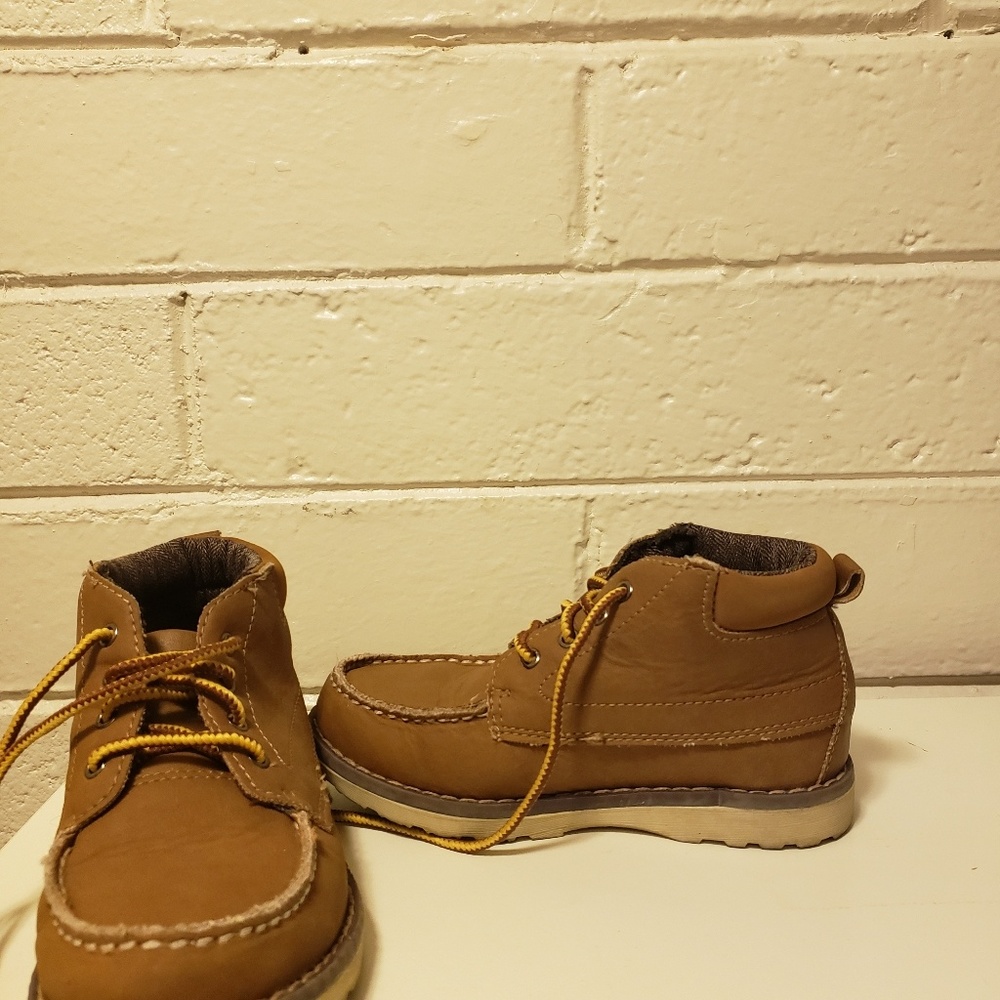 Boys hiking boots